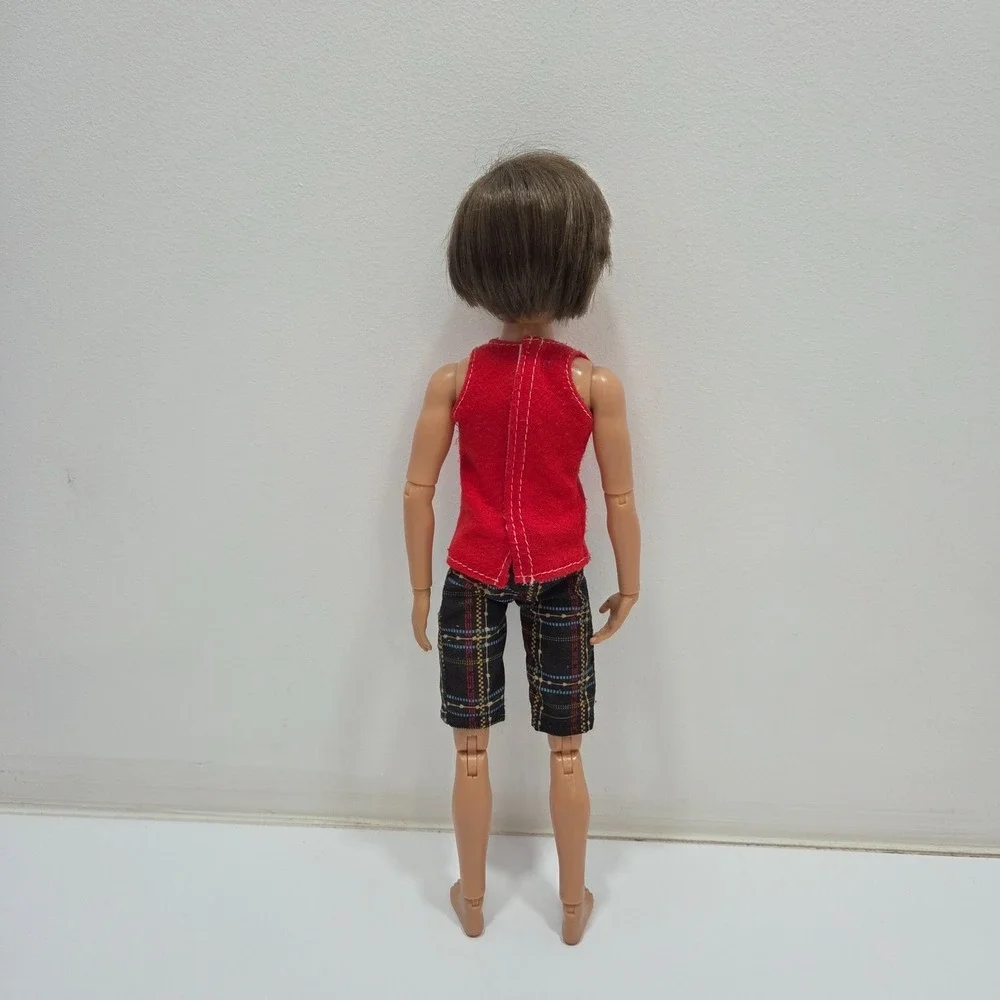 Spin Master LIV DOLL  MAKING WAVES - JAKE BOY 2011 - Shirt & Shorts